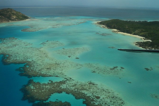 1-Hour Whitsunday Islands and Heart Reef Scenic Flight - Heart Reef: how the pilot plans the angles for the classic shape