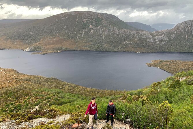 6-Day Tasmanian Explorer Adventure Tour from Hobart - Day 4: Cataract Gorge and the Bay of Fires, then penguins in Bicheno