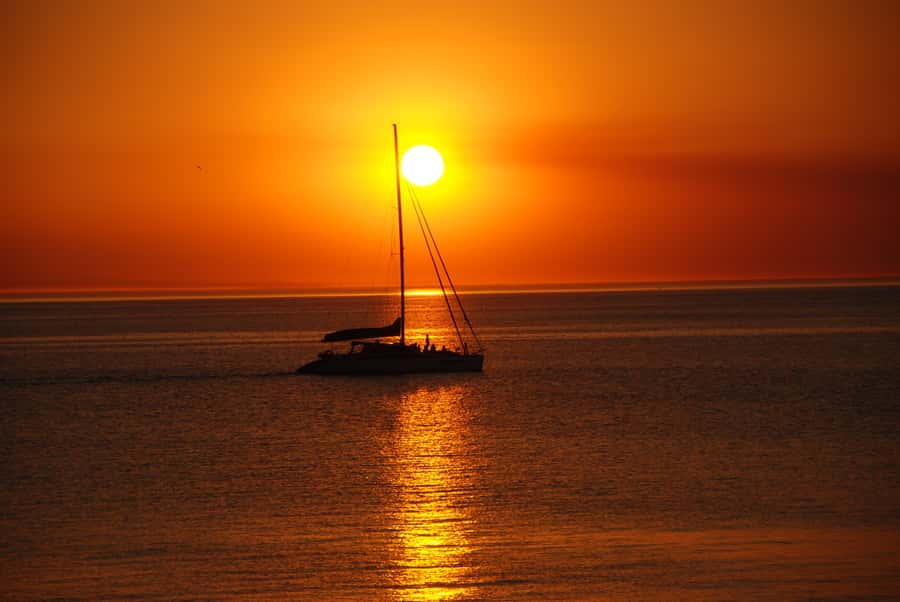 Adelaide: Glenelg Twilight Catamaran Cruise with Drink - Marina Pier meeting spot, and how to avoid the last-minute scramble
