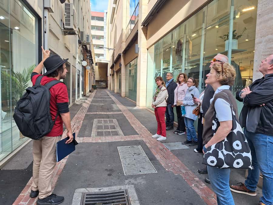Adelaide: Guided Ultimate Walking Tour with Drink and Snack - Adelaide Arcade and the art-gallery stop: architecture with a purpose