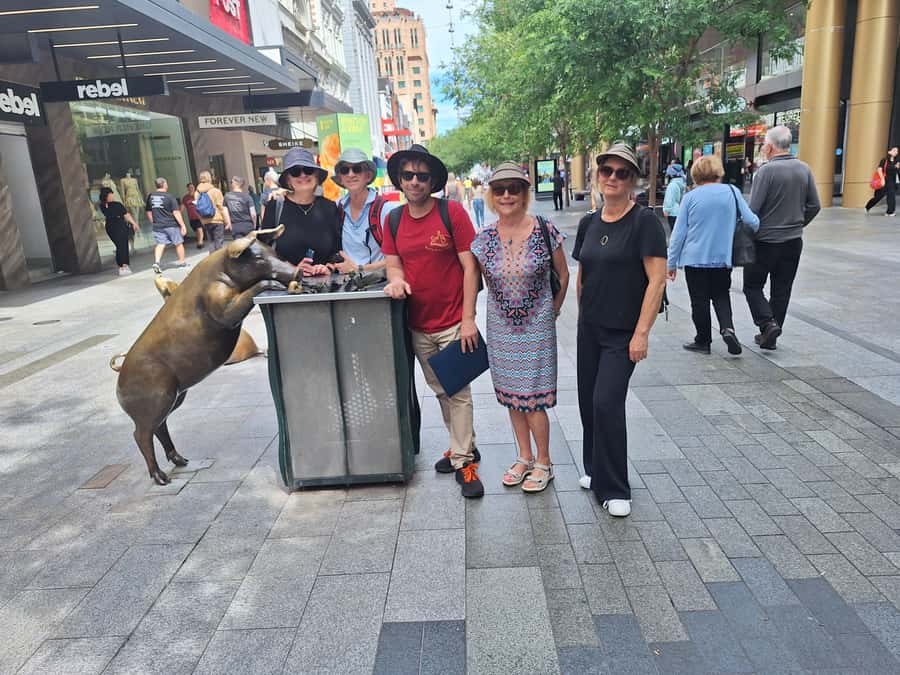 Adelaide: Guided Ultimate Walking Tour with Drink and Snack - Karrawirra Parri: riverside views and the food-and-drink moment