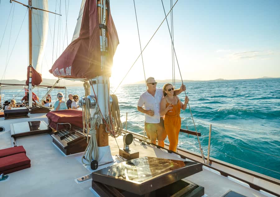 Airlie: Adults Only Sunset Sail with Aperol Spritz/Antipasto - Watching Airlie Beach turn on its night lights from the water