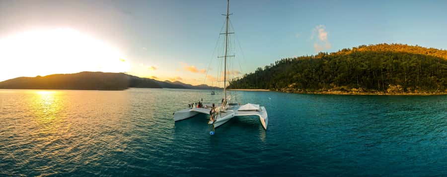 Airlie Beach: 2-Day Whitsunday Islands Sailing Snorkel Tour - Getting to Coral Sea Marina without starting your trip stressed