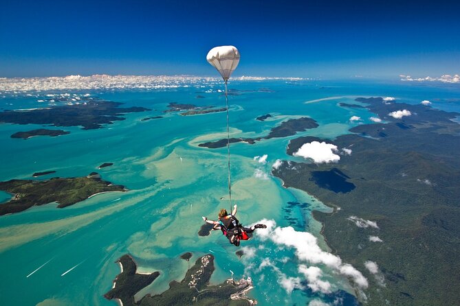 Airlie Beach Tandem Skydive Over the Whitsunday Islands - Where You Land Can Change, so Keep Your Expectations Flexible
