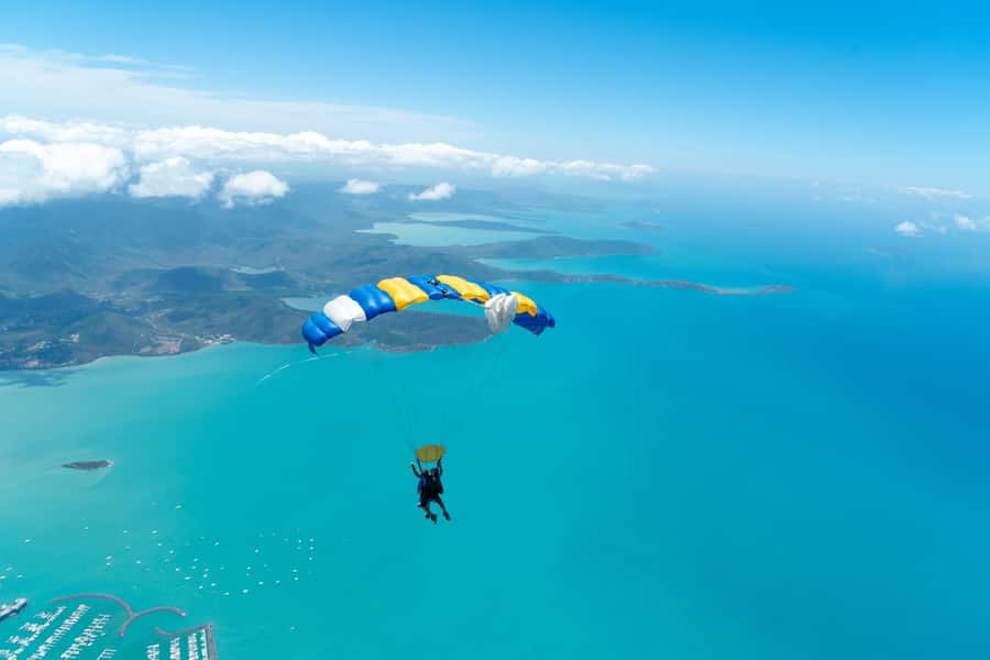 Airlie Beach: Tandem Skydive over the Whitsundays - Practical Tips: What to Wear, What Not to Do, and How to Feel Ready