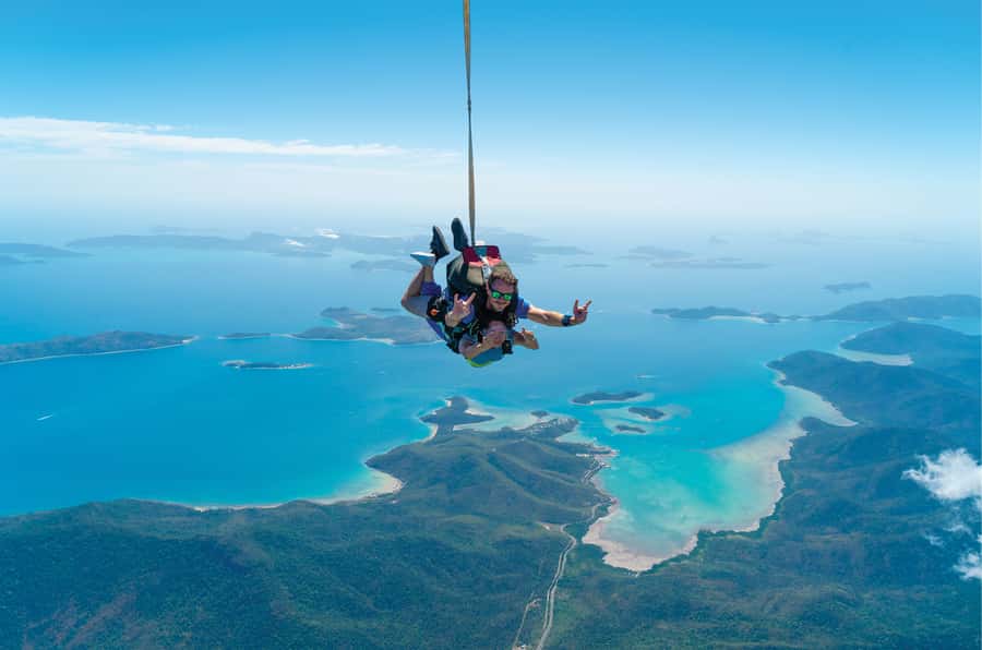 Airlie Beach: Tandem Skydive over the Whitsundays - The 4-Hour Day, From Pickup to the Moment You Land