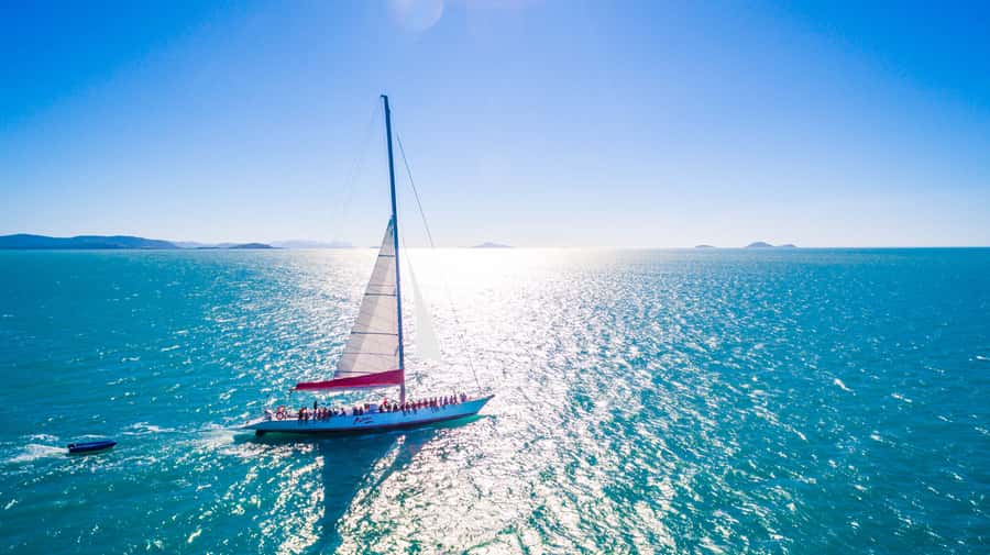 Airlie Beach: Whitsunday Islands 2-Day Sailing Tour - Sleep, shade, and boat comfort on the Matador