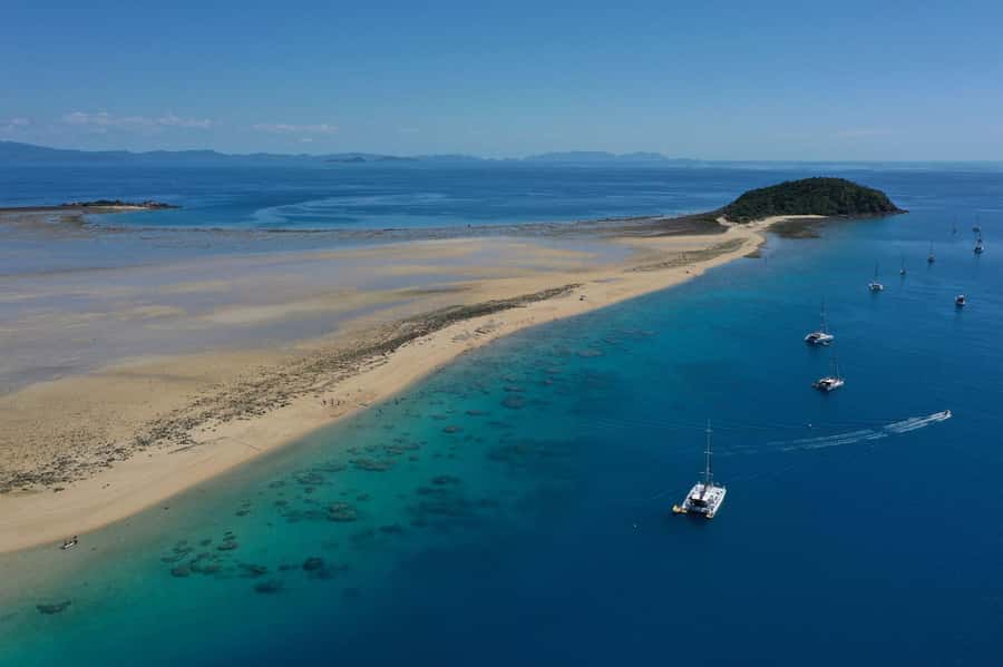 Airlie Beach: Whitsunday Islands Sailing, SUP & Snorkel Tour - Where you sail: Hook Island to the Hayman Island area