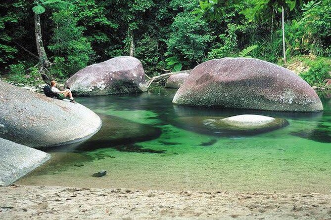 AIRPORT TRANSFER between Cairns Airport & Port Douglas (6am-5pm) - Cairns to Port Douglas Coastal Road, with Rex Lookout on the way