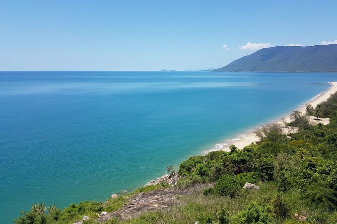 Airport Transfers between Cairns Airport and Cairns City - Price and value at $16.50, and when to compare other options