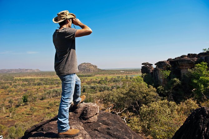 Arnhem Land Yingana Injalak Hill Full Day Tour from Jabiru - The Walk Itself On The Rockside: Shoes, Heat, And A Technical Bit