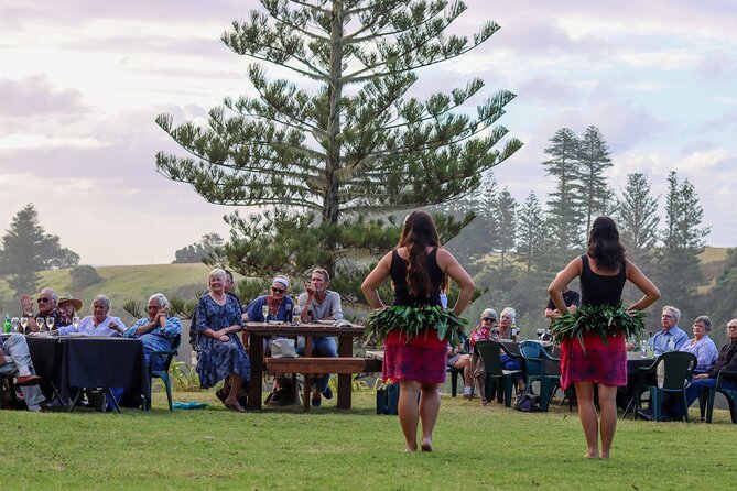 Baunti Fish Fry - Self Drive - Entertainment Included: Singer and Tahitian-Style Dancers at Dinner
