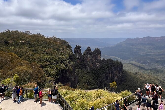 Blue Mountains Private Tour (Featherdale & Scenic World optional) - Lincoln’s Rock: quick stop, big calm, easy photos
