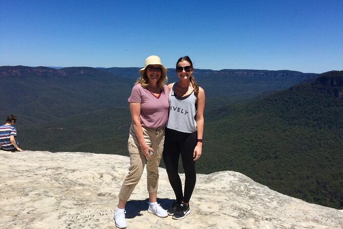 Blue Mountains Private Tour From Sydney, & Featherdale Aussie Animal Park Option - Three Sisters and Lincolns Rock: the quick stops that score big