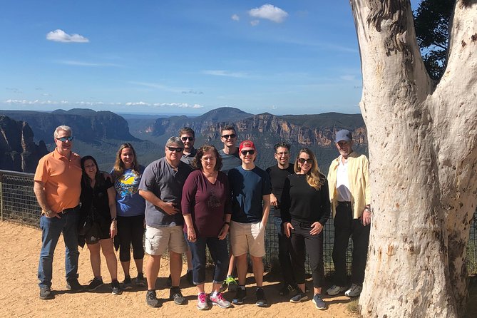 Blue Mountains: Three Sisters, Scenic World and Wildlife park - Guide style and the small group advantage