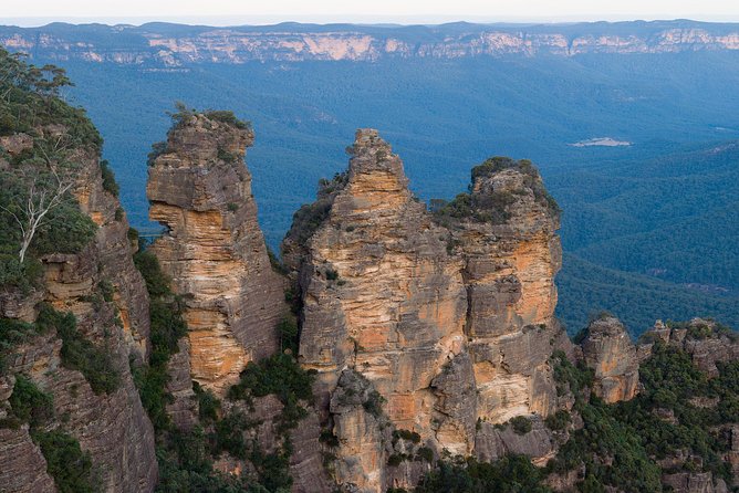 Blue Mountains Wildlife Full-Day Sights and Hiking from Sydney - Your guide and the small-group feel, why the day can feel personal