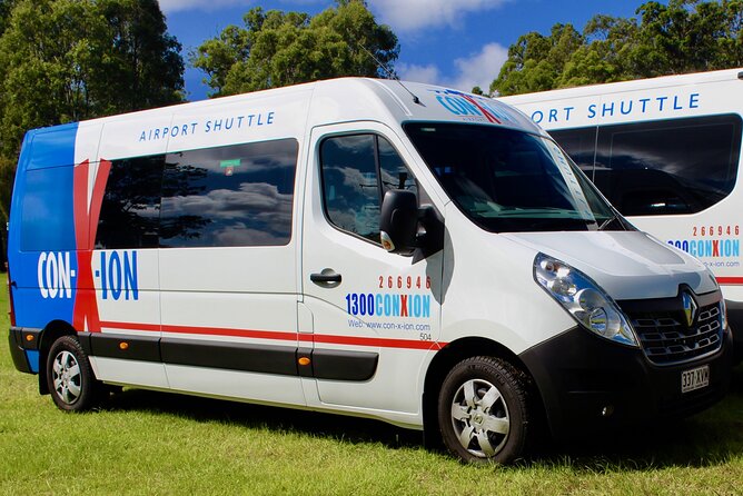 Brisbane Airport: Shared Transfer to Gold Coast - Finding the Con-X-ion desk at Brisbane Airport, not a parking lot quest