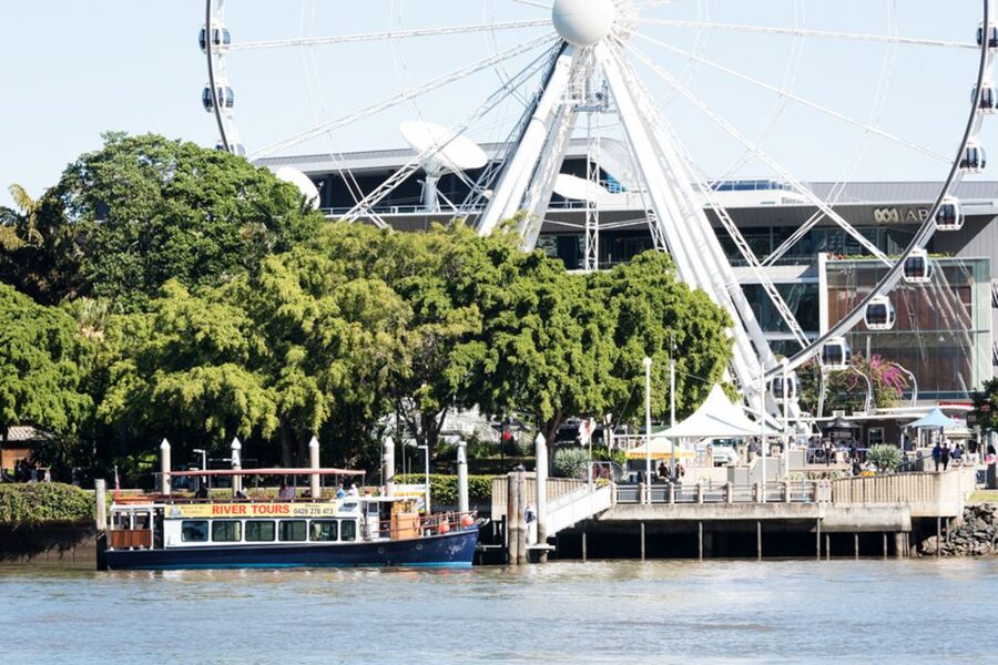 Brisbane: Cruise to Lunch Package: 10:30am-2pm (3.5hr) - Getting to Breakfast Creek Hotel: The Walk and the Stairs Matter