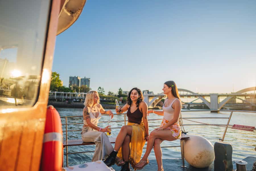 Brisbane: Morning Sightseeing Cruise: 10:30am-12pm (90min) - The guide commentary: history you can actually picture