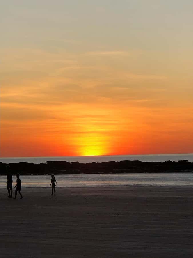 Broome: Afternoon Town Tour with Beach Sunset - Town Beach and the One Day War Connection