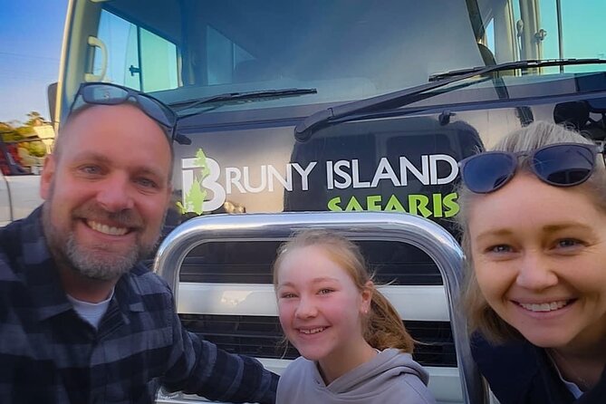 Bruny Island Food, Sightseeing, Guided Lighthouse Tour & Lunch - Morning Tea at Adventure Bay: Oysters, Bread, and Cheese While the Day Warms Up