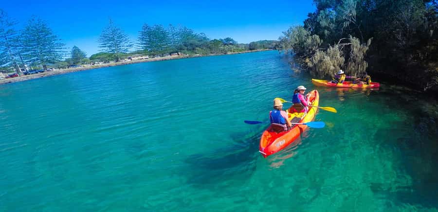 Byron Bay: Brunswick River Scenic Kayak Tour - Entering the Brunswick Heads Scout Hall, then getting on the water