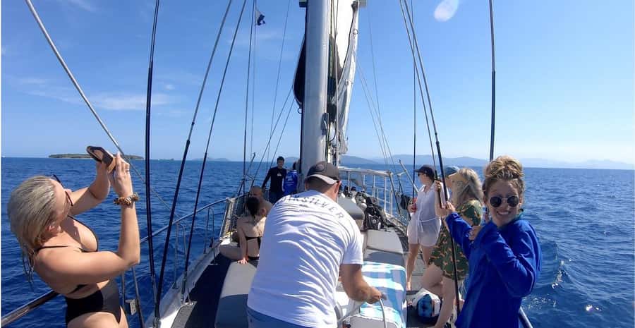 Cairns: Green Island & Great Barrier Reef Sailing Tour - Morning Onboard: Coffee, Pastries, and Reef-Ready Gear