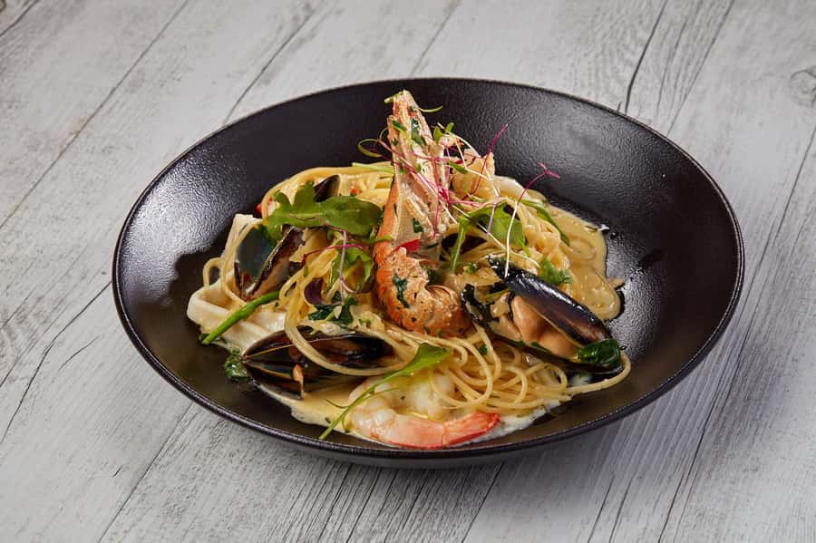 Cairns: Night at the Aquarium Guided Tour & 2 Course Dinner - How long it takes, and how to plan your evening
