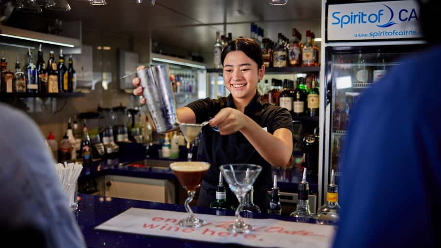 Cairns: Spirit of Cairns Dinner Cruise - Dinner that actually fills you up: hot and cold buffet with seafood