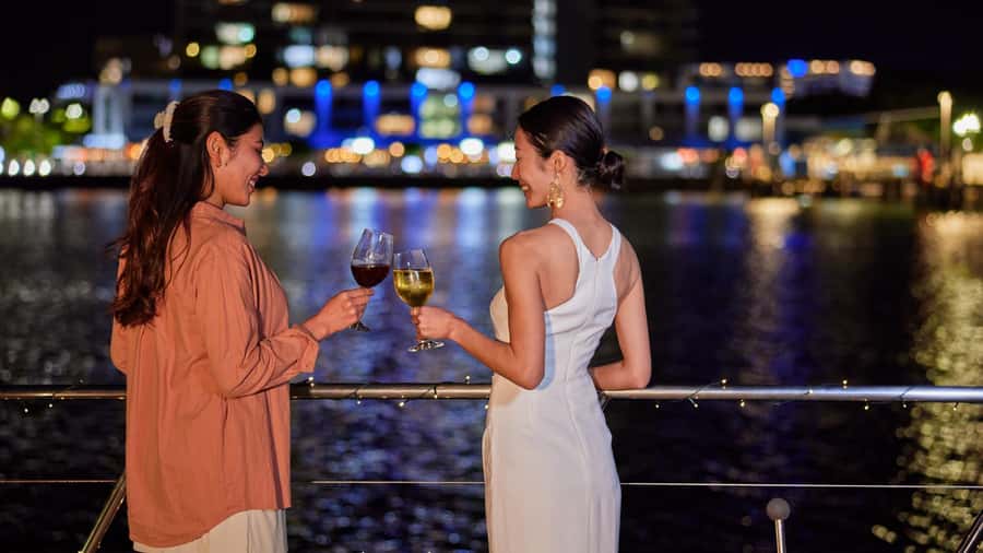 Cairns: Spirit of Cairns Dinner Cruise - Getting on board at Cairns Marlin Marina (and why timing matters)
