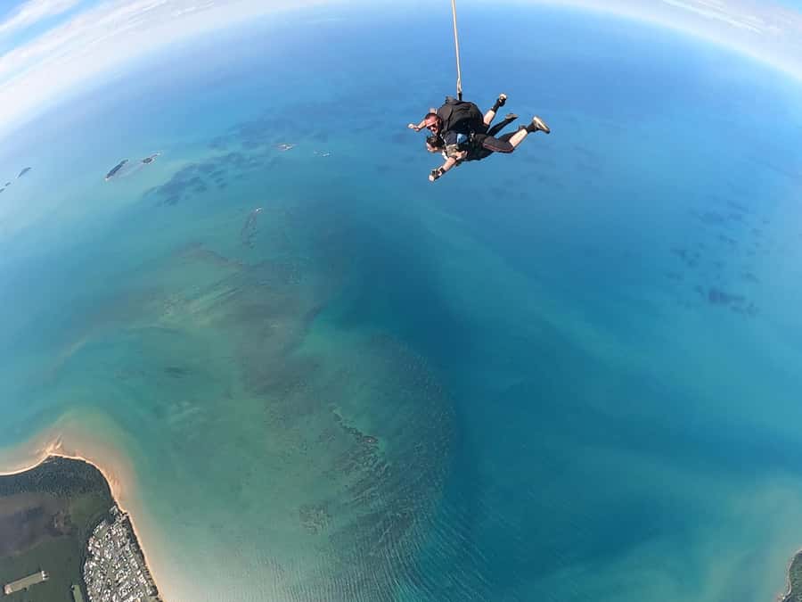 Cairns: Tandem Skydive - Key things that make this Cairns tandem sky jump special