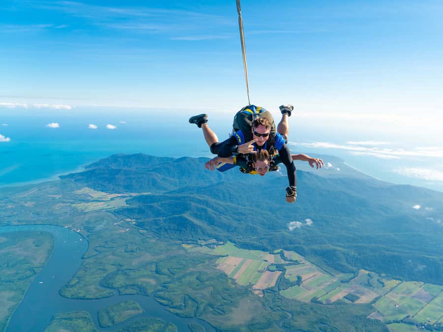 Cairns: Tandem Skydive Experience - Why Cairns skydiving feels more special than most places