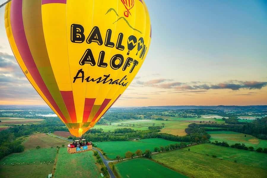 Camden Valley: Sunrise Hot Air Balloon Flight With Breakfast - The pre-flight moment: balloon inflation and getting ready