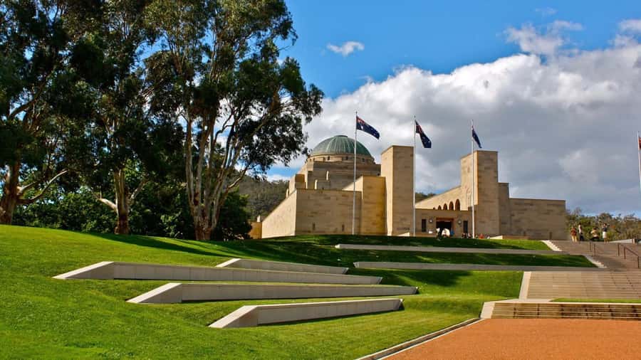 Canberra: City Highlights Day Tour with Entrance Fees - Where this Canberra day tour feels most efficient