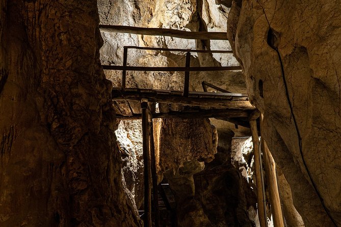 Capricorn Caves Cathedral Cave Tour - Who This Tour Suits, and What to Watch For