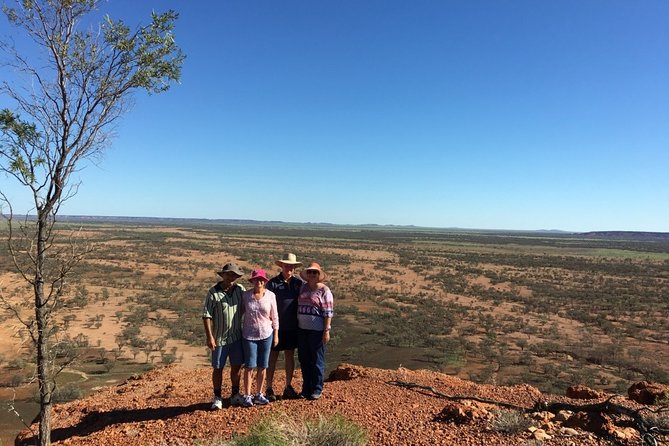 Carisbrooke Station and Dinosaur Stampede Day Tour from Winton - Spinifex Walk: a simple stroll with real payoff