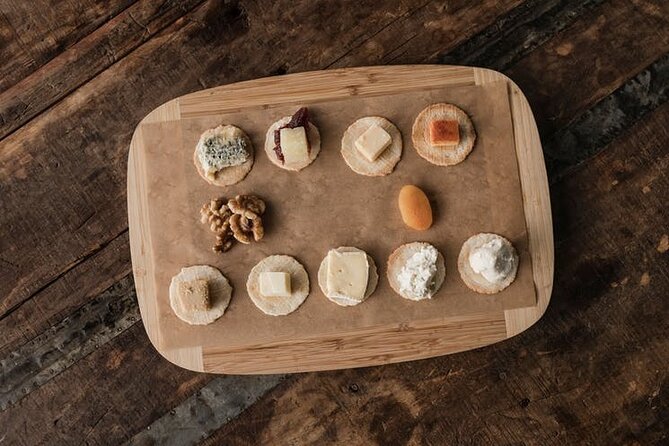 Cheese and Wine Tasting Experience in Pokolbin - Seven cheeses and wine pairings, how the guide helps you learn