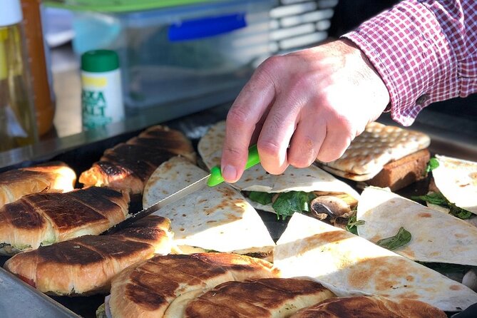 Chef-Led Hunter Valley Gourmet Food and Wine Day Tour from Sydney - Food, Wine, and That One-Man Show Effect