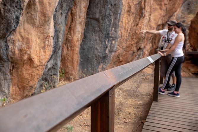 Chillagoe Caves and Outback Day Trip from Cairns - Lunch in Chillagoe: Pub Food, Real Outback Timing