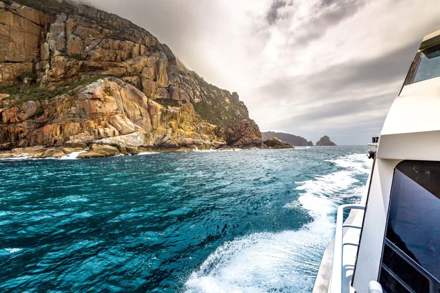 Coles Bay: Wineglass Bay Adults-Only Cruise with Lunch - Should you book the Coles Bay Wineglass Bay adults-only cruise?