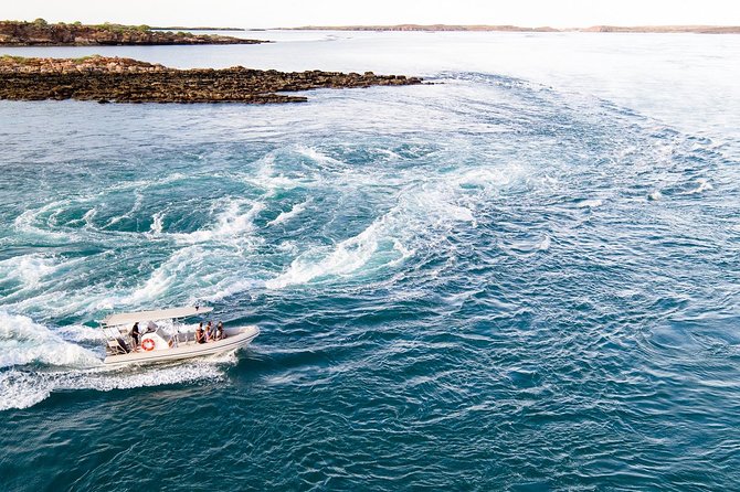 Cygnet Bay Sea Safari & Pearl Farm Tour Scenic Flight - Cygnet Bay: giant tides boat tour that turns your stomach, in a good way