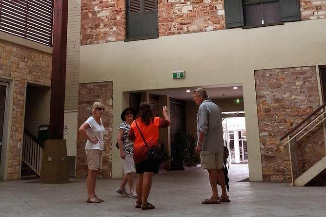 Darwin Heritage Walk - Parliament House and Darwin Harbour: self-government in the middle of a view