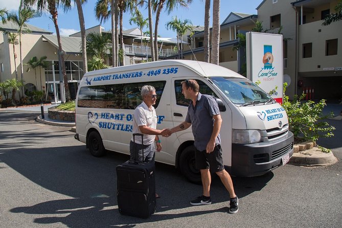 Established Return Airport Transfer Proserpine to Airlie Beach - Airport Arrivals: Finding the Bus Without Wandering