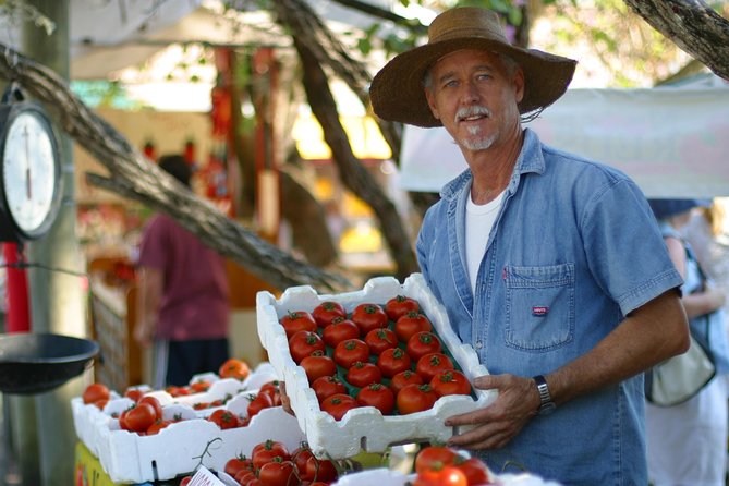 Eumundi Markets Bus Transfer: Mooloolaba Sunshine Coast & Noosa - Entering The Original Eumundi Markets with admission sorted