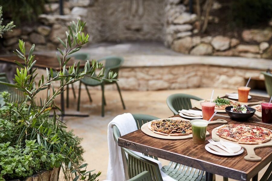 Fingal: Peninsula Hot Springs Entry with Lunch Credit - Lunch at Bath House Cafe or Amphitheatre Cafe with the $30 credit