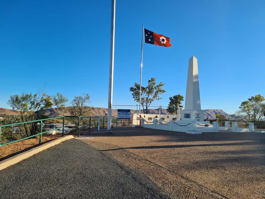 From Alice Spring: West MacDonnell Ranges Half-Day Tour - From Your Hotel to Anzac Hill, in One Smooth Morning Setup