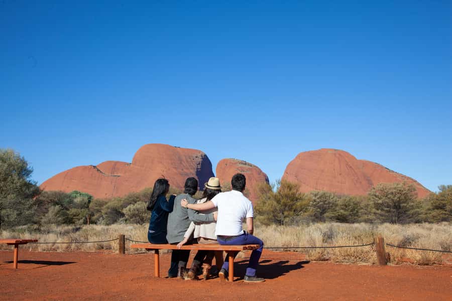 From Alice Springs/Yulara: 2 Day Uluru Kata Tjuta Rock Tour - The guides, the pace, and the small-group advantage