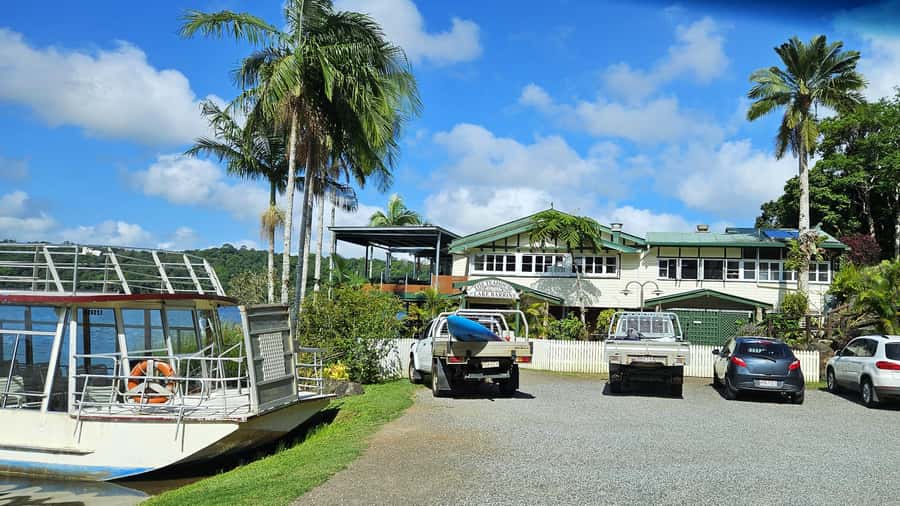 From Cairns: Atherton Tablelands and Paronella Park Day Trip - Lunch at a Queenslander-style country pub: good food keeps the pace enjoyable