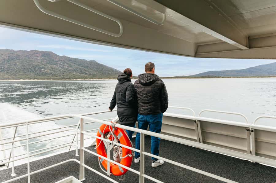 From Coles Bay: Wineglass Bay Cruise with Lunch - Weather, sea state, and what to bring so you stay comfortable