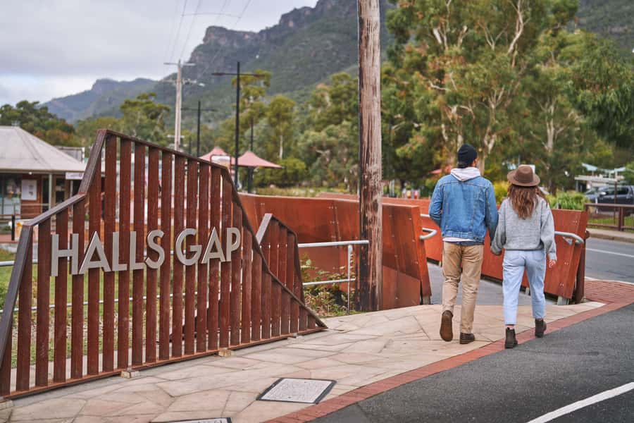 From Melbourne: Grampians National Park Small Group Tour - Boroka Lookout, wildlife breaks, and how to actually spot animals